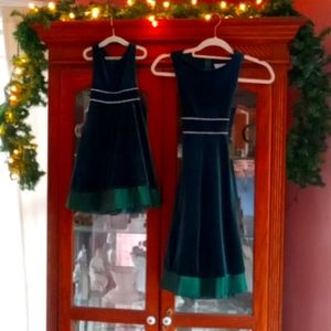 GEORGOUS Rare Edition green velvet holiday dresses. Sizes 8 and 4.